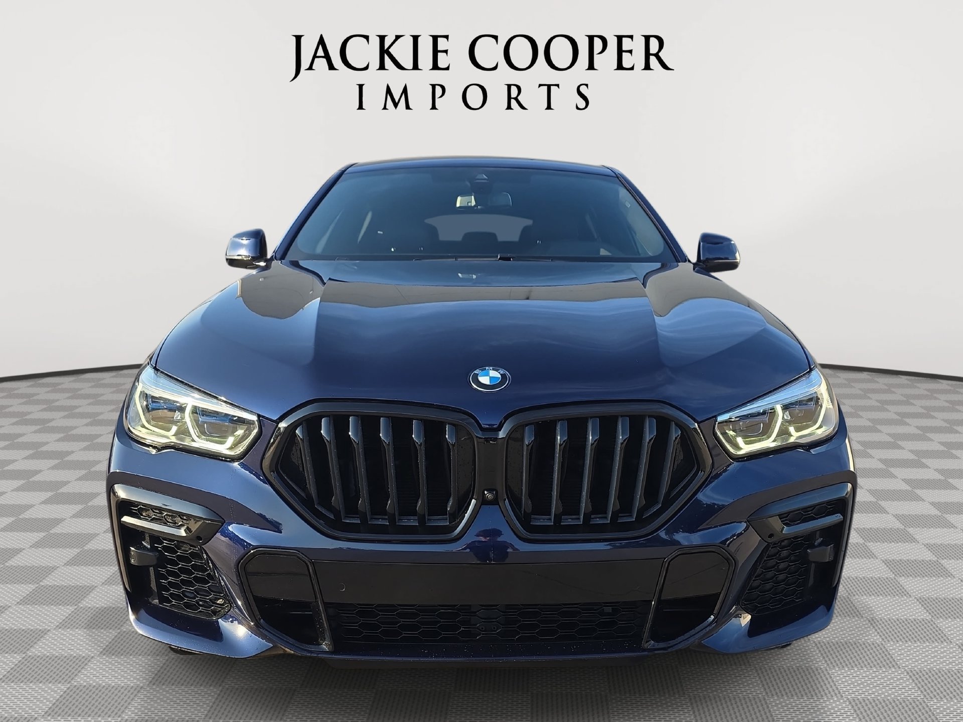 Used 2022 BMW X6 M50i w/ Executive Package AWD/4WD image 2