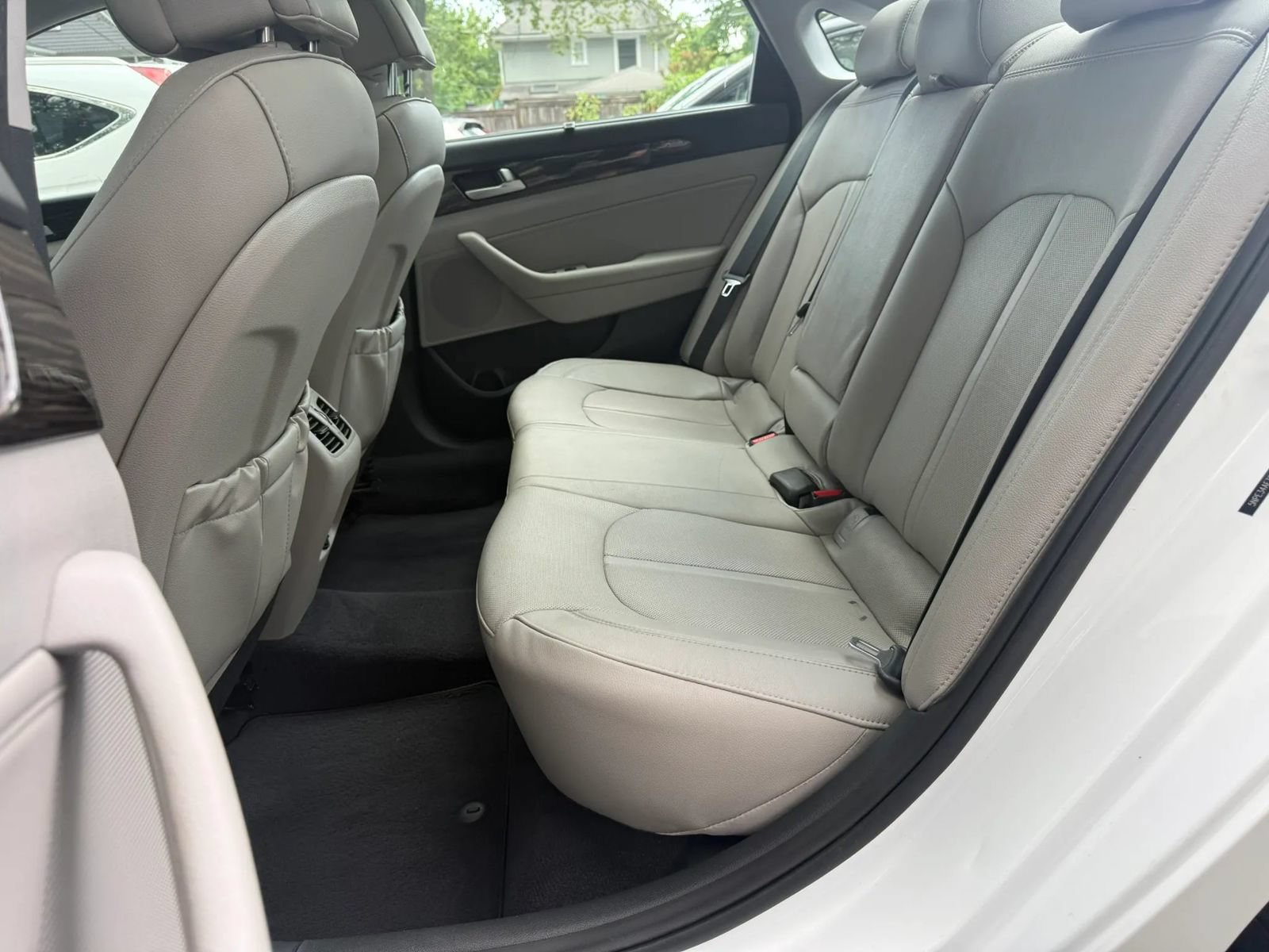 Used 2016 Hyundai Sonata Limited w/ Option Group 05 FWD image 9
