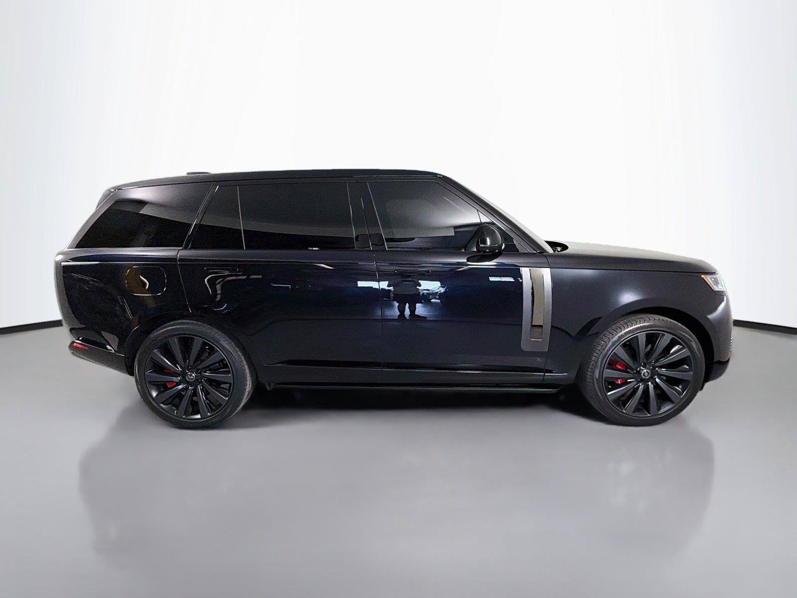 Certified 2023 Land Rover Range Rover SV AWD/4WD image 4