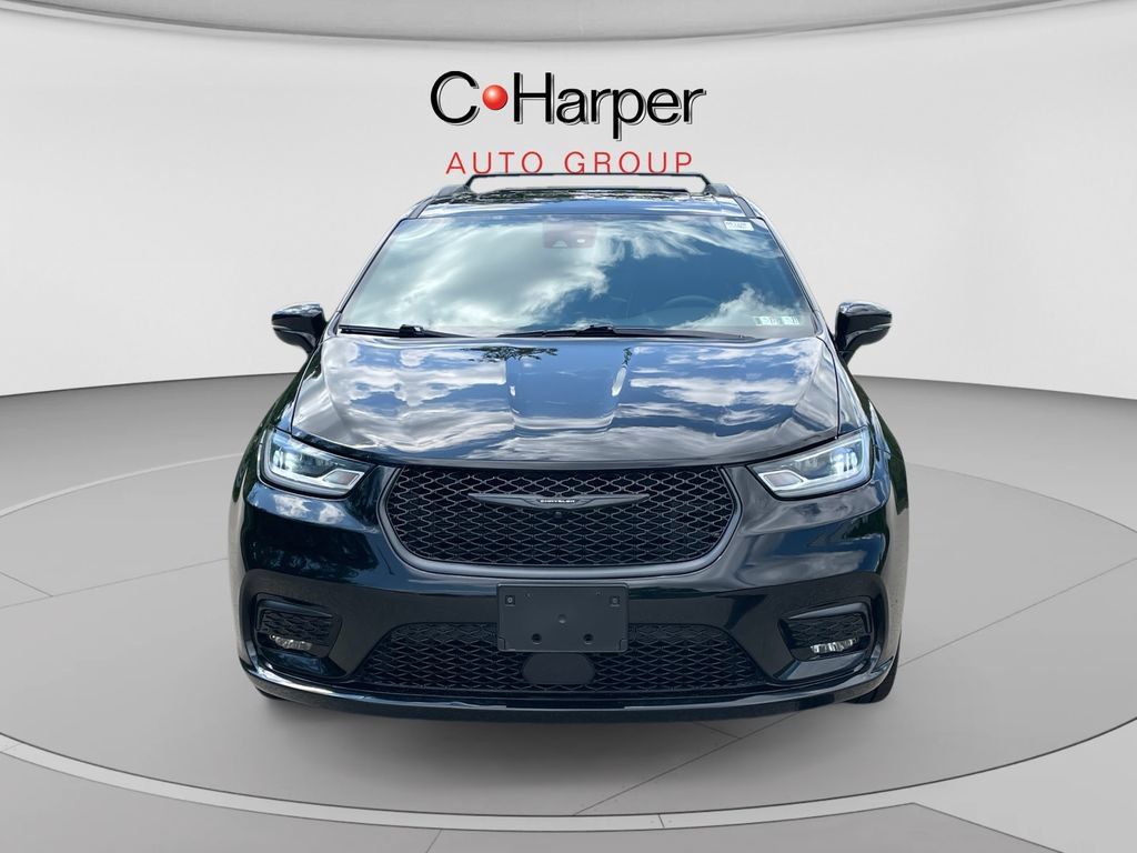 Used 2025 Chrysler Pacifica Limited FWD image 8