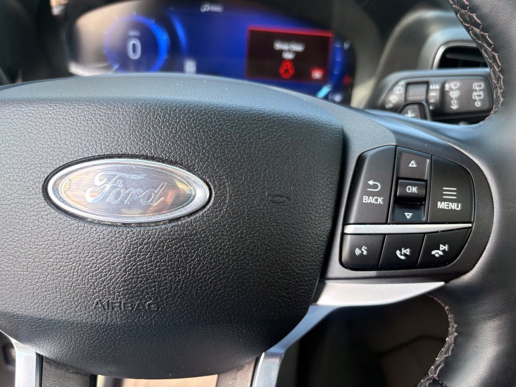 Used 2020 Ford Explorer Platinum w/ Premium Technology Package AWD/4WD image 18