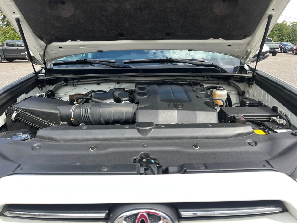 Used 2022 Toyota 4Runner Limited RWD image 18