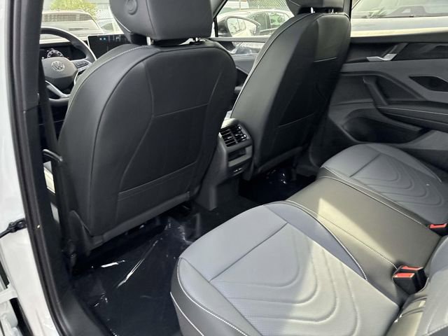 New 2026 Volkswagen Tiguan SE R-Line image 11