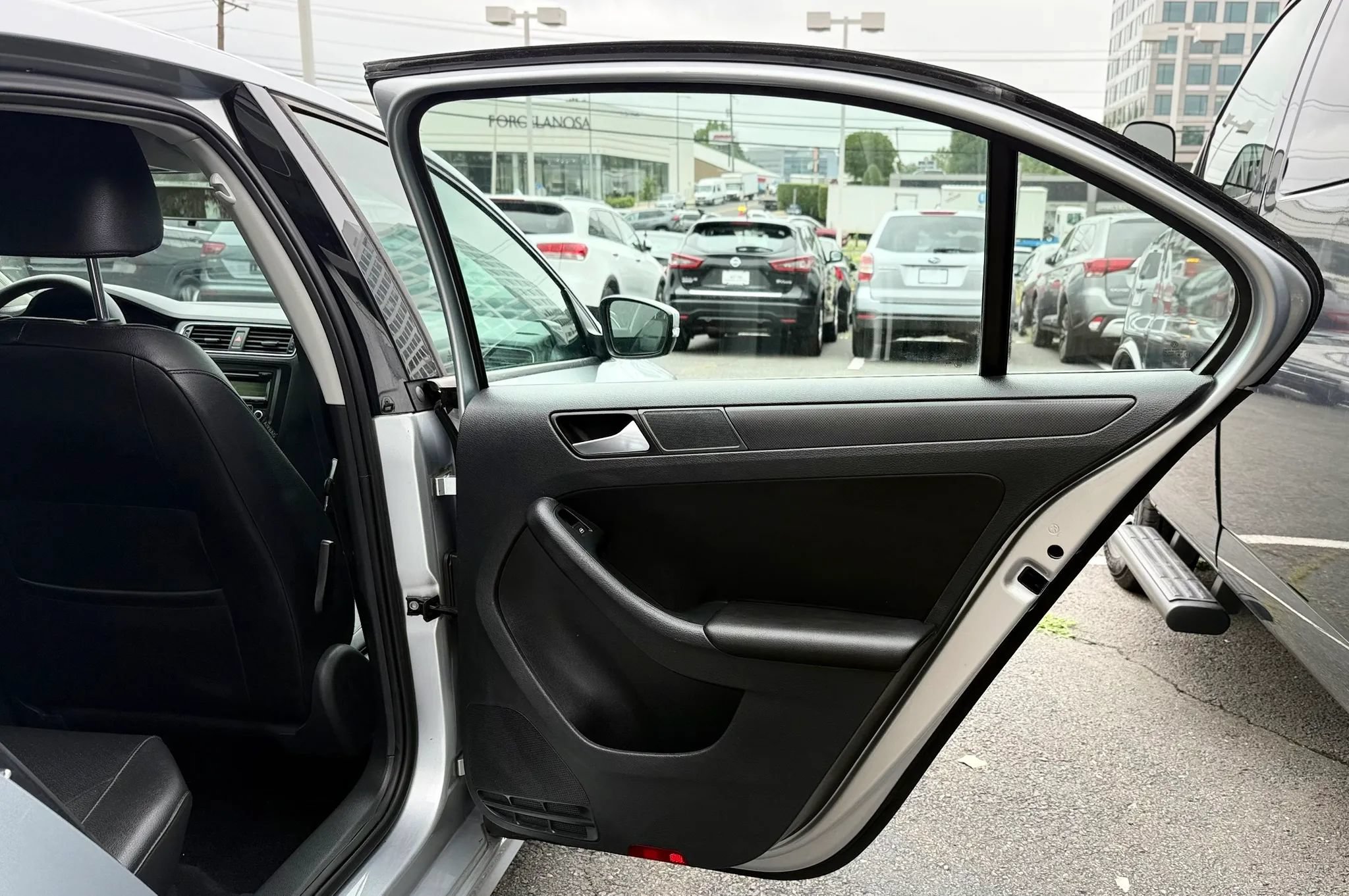 Used 2014 Volkswagen Jetta SE FWD image 24