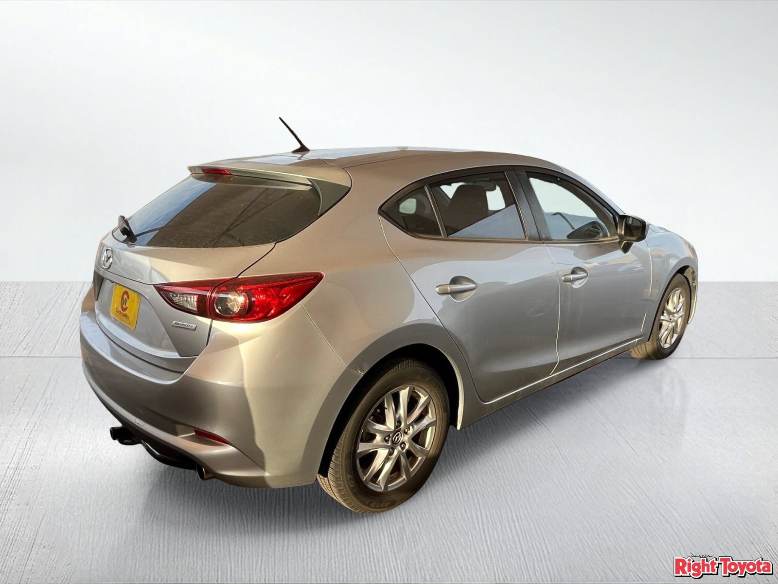 Used 2018 MAZDA MAZDA3 Sport FWD image 4
