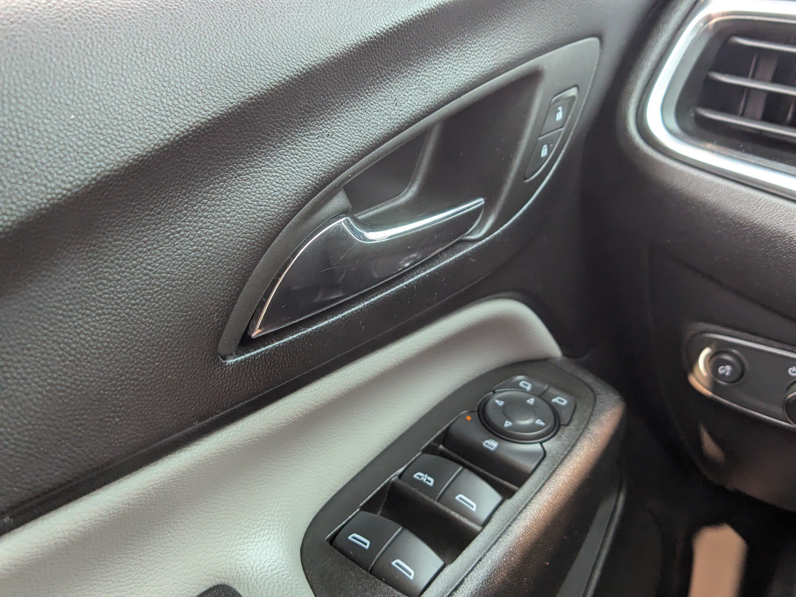 Used 2024 Chevrolet Equinox LS w/ LS Convenience Package FWD image 26