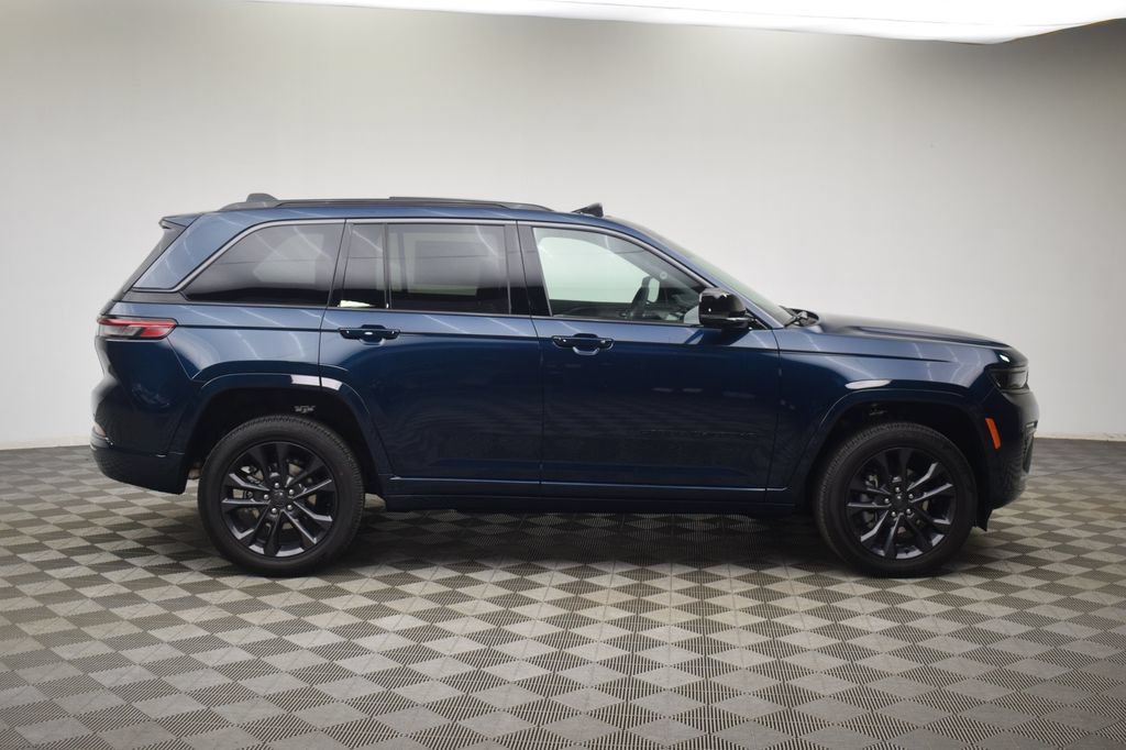 New 2026 Jeep Grand Cherokee Limited AWD/4WD image 3