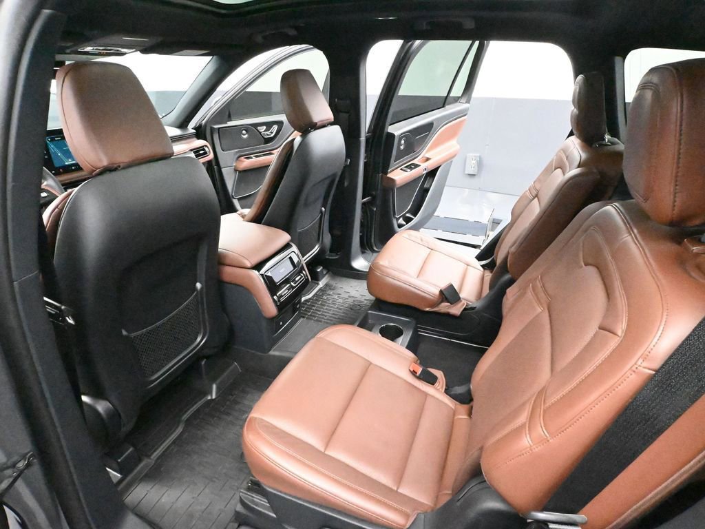 Used 2025 Lincoln Aviator Reserve w/ Jet Appearance Package AWD/4WD image 40