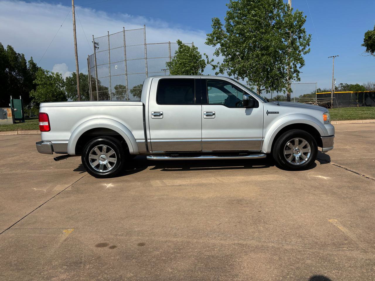 Used 2006 Lincoln Mark LT 2WD image 23