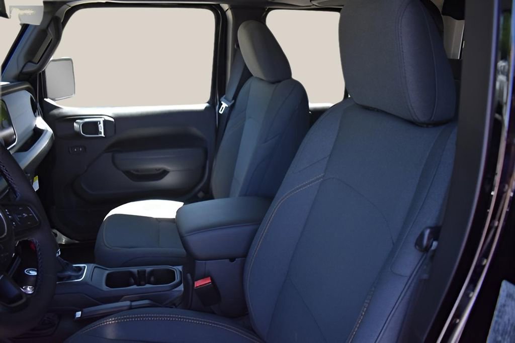 New 2025 Jeep Gladiator Sport image 11