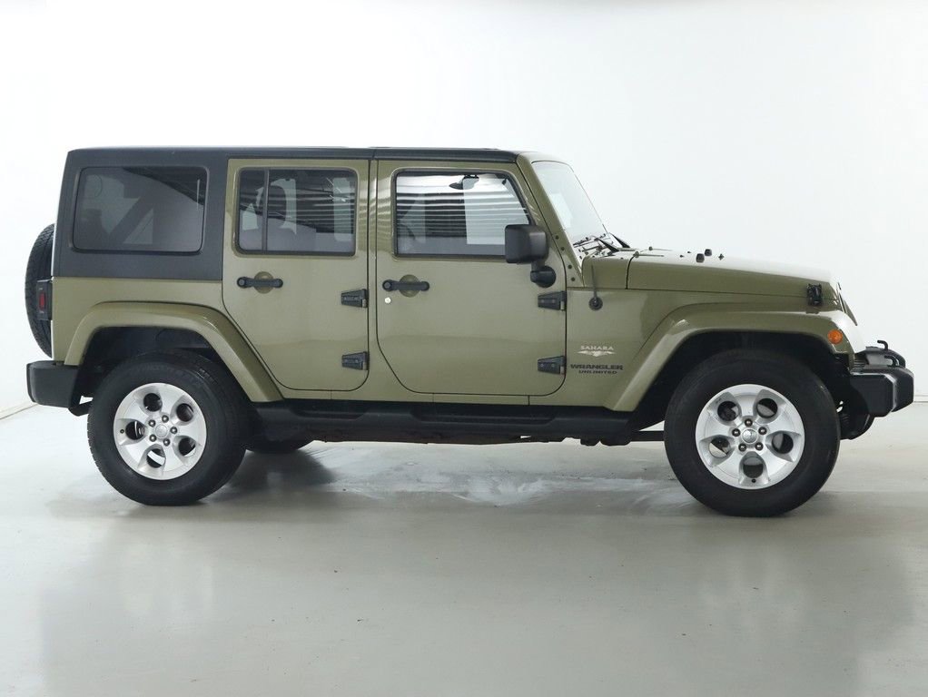 Used 2013 Jeep Wrangler Unlimited Sahara w/ Connectivity Group image 12