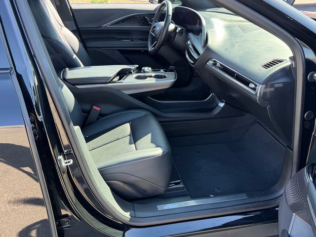 Used 2024 Cadillac Lyriq Sport RWD image 25