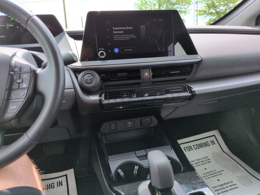 Used 2025 Toyota Prius LE FWD image 17