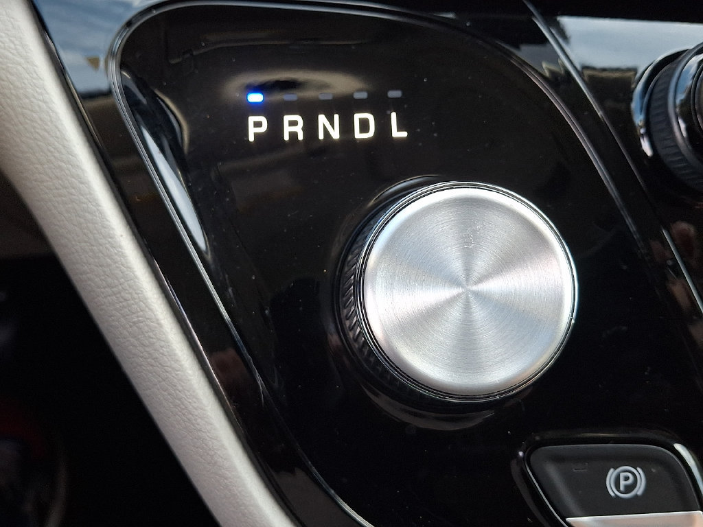 Used 2024 Chrysler Pacifica Touring-L FWD image 14