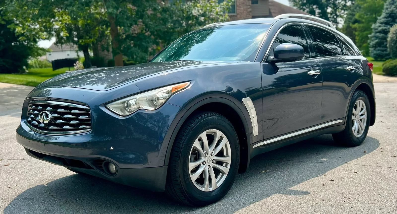 Used 2009 INFINITI FX35 AWD w/ Technology Pkg image 3