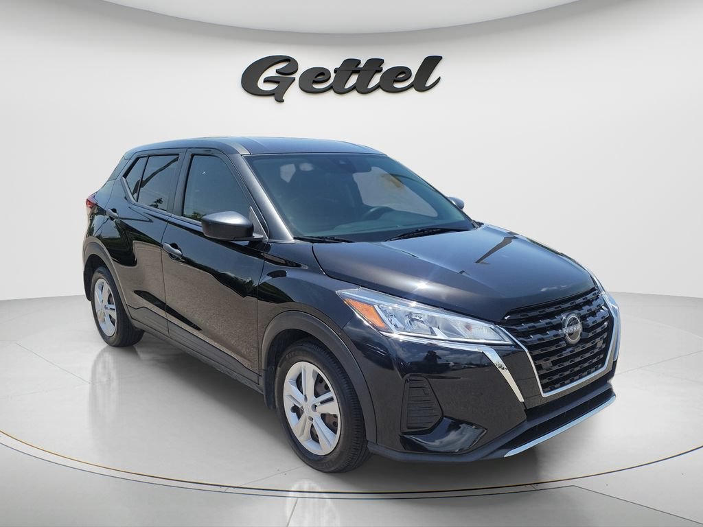 Used 2023 Nissan Kicks S FWD image 3