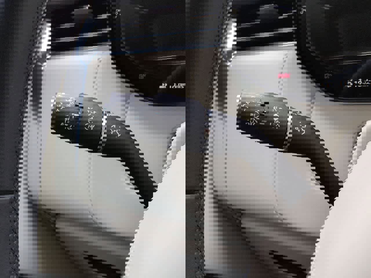 Used 2024 Land Rover Range Rover SE image 28