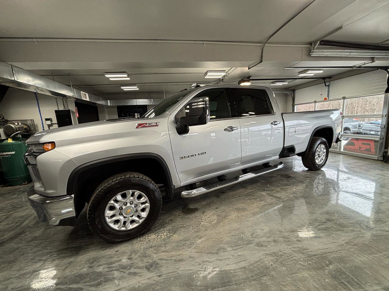 Used 2023 Chevrolet Silverado 3500 LTZ w/ LTZ Convenience Package image 6