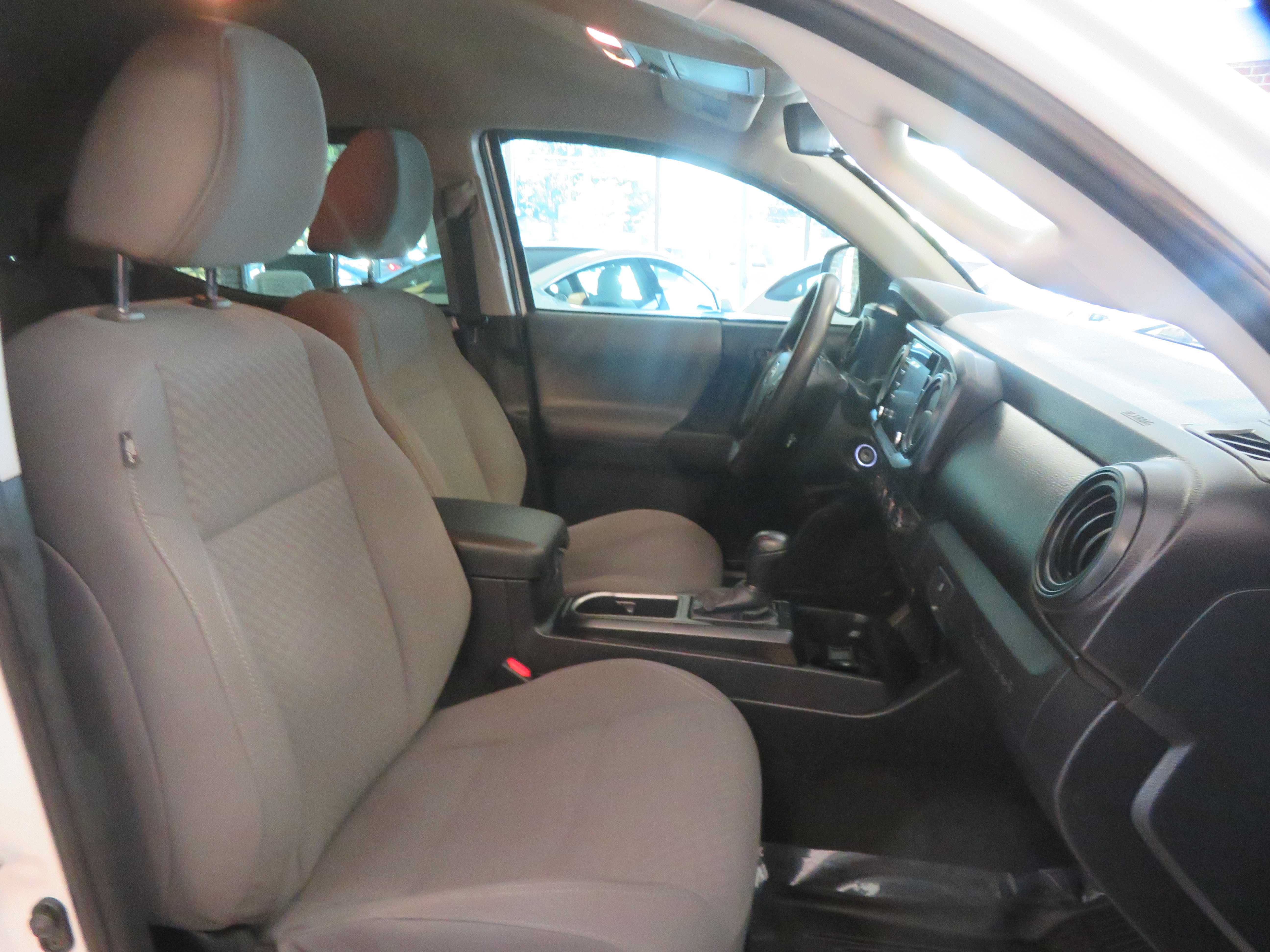 Used 2020 Toyota Tacoma SR AWD/4WD image 25
