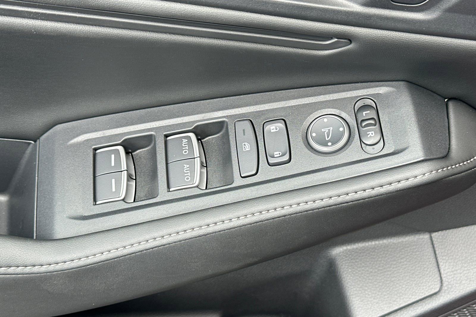 Certified 2025 Honda Accord Sport image 11