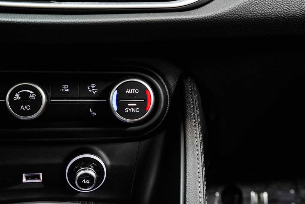 Used 2023 Alfa Romeo Stelvio Ti image 28