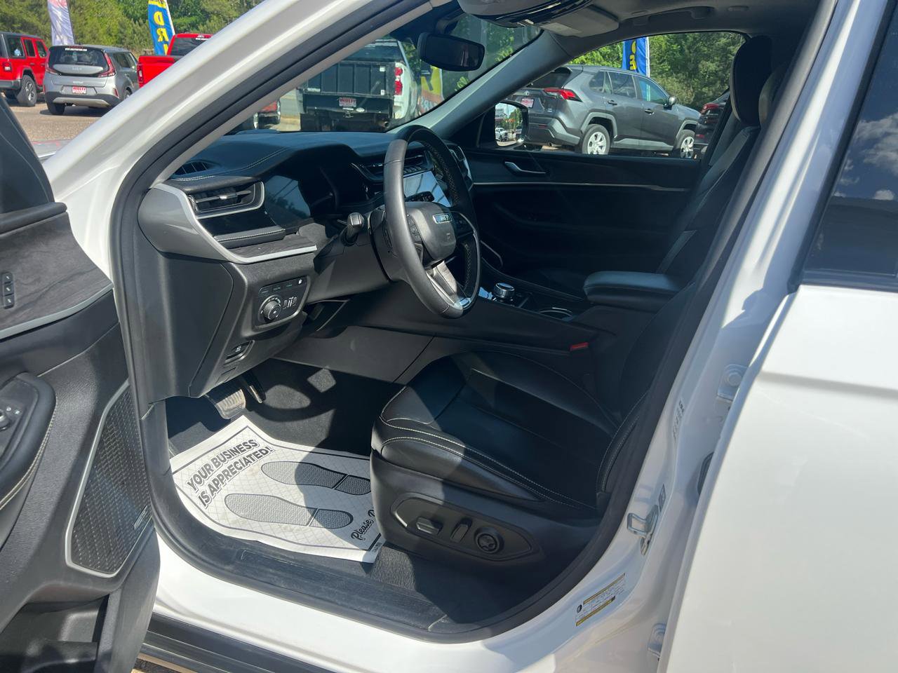 Used 2024 Jeep Grand Cherokee Limited 4xe image 13