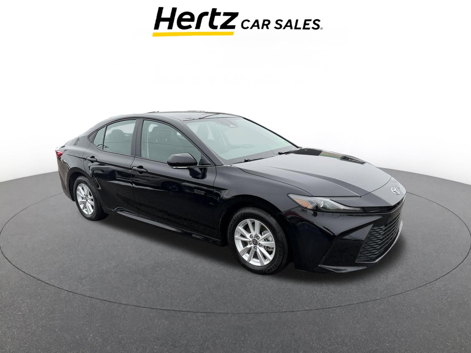 Used 2025 Toyota Camry LE image 1
