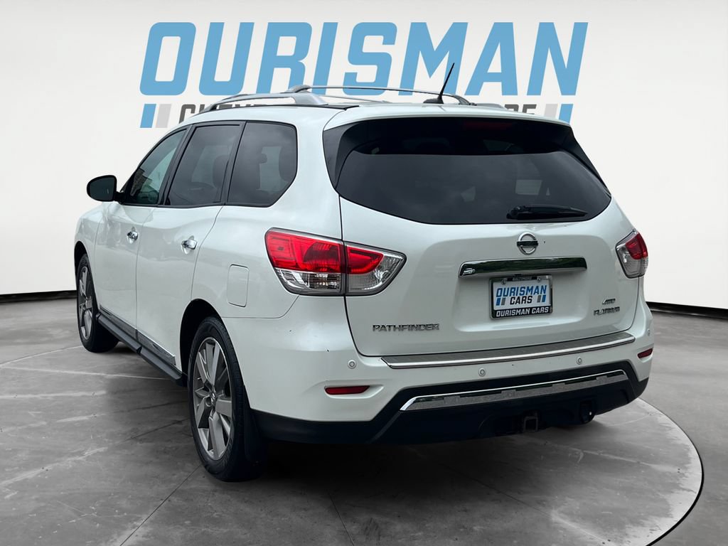 Used 2015 Nissan Pathfinder Platinum w/ Family Entertainment Package FWD image 4