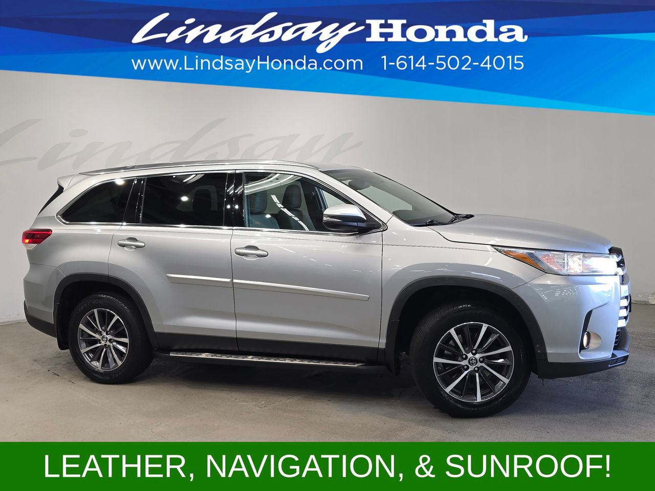 Used 2019 Toyota Highlander XLE AWD/4WD image 3