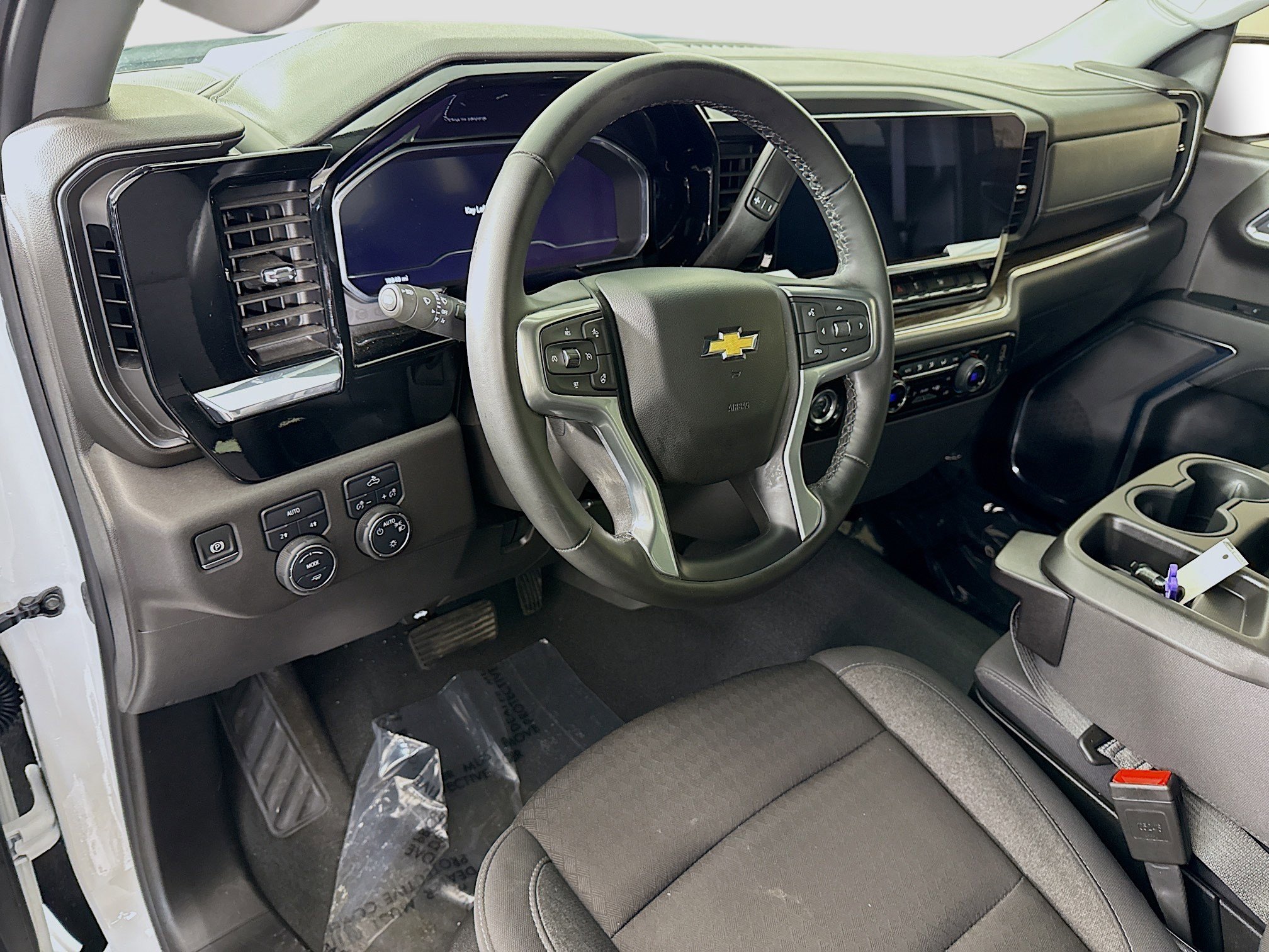 Used 2024 Chevrolet Silverado 1500 LT AWD/4WD image 22