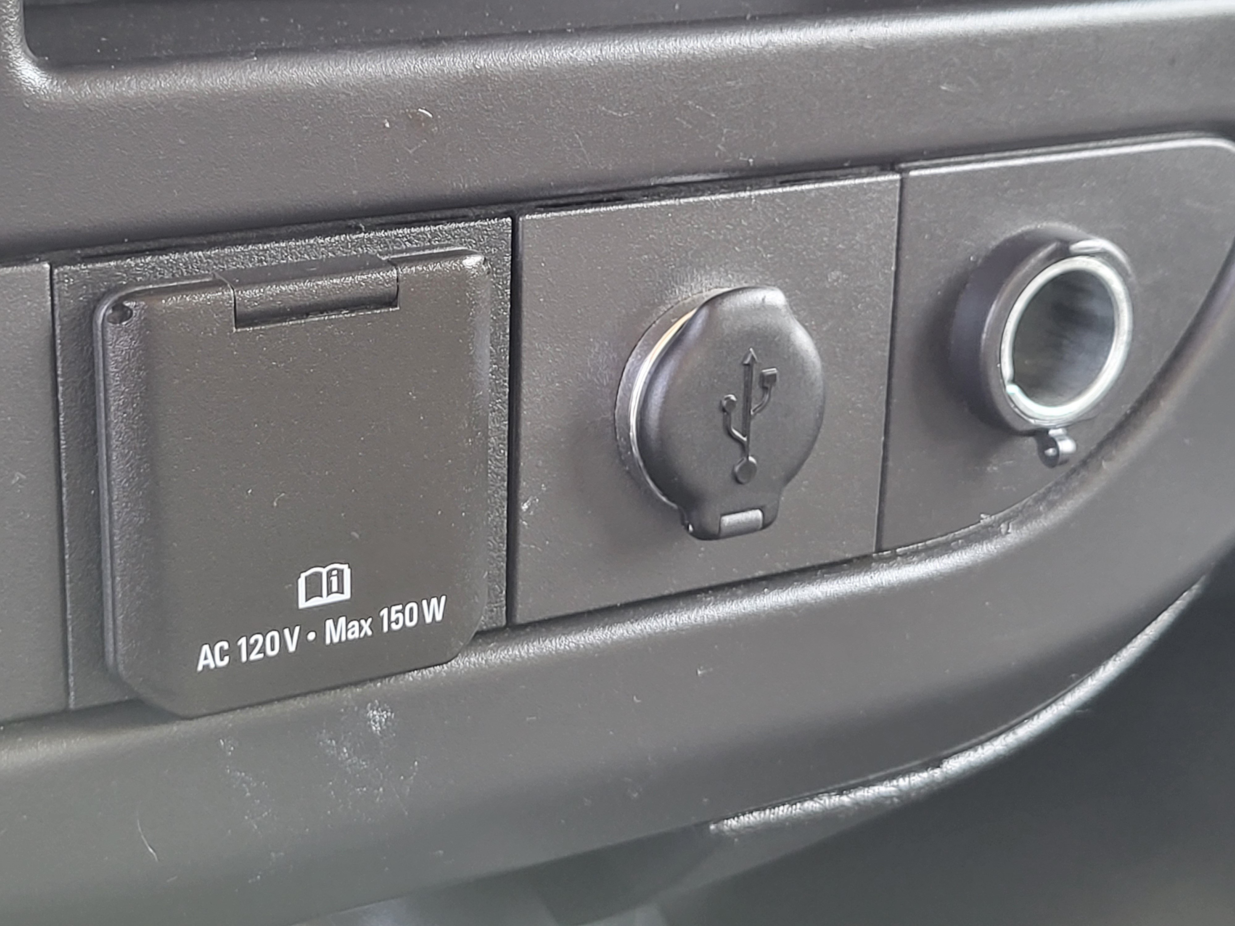 Used 2018 GMC Savana 4500 w/ Power Convenience Package RWD image 16