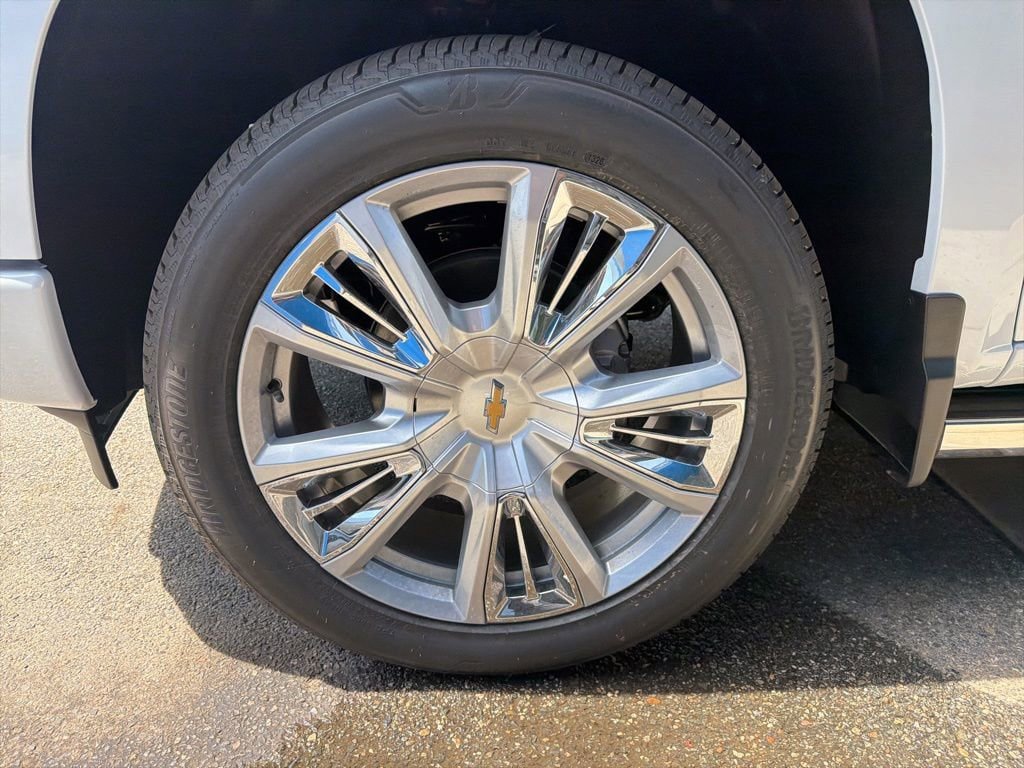 New 2026 Chevrolet Silverado 1500 High Country w/ Technology Package AWD/4WD image 25