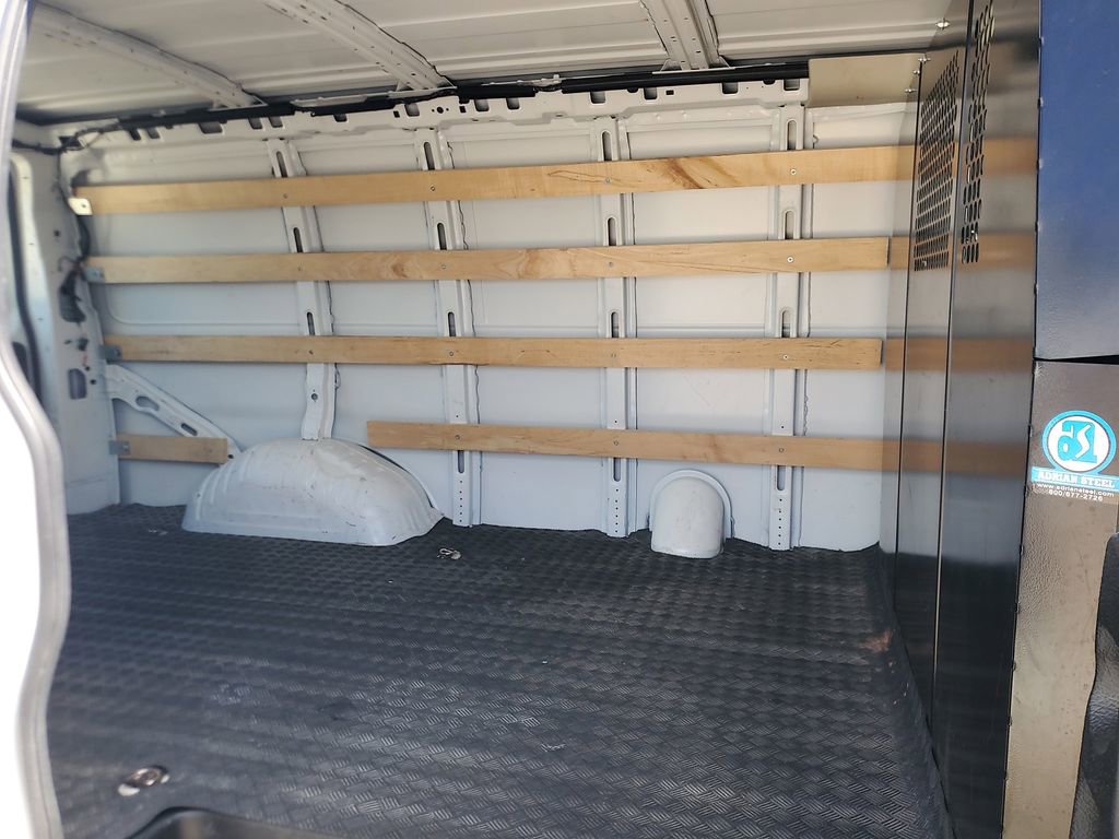 Used 2024 GMC Savana 2500 w/ Driver Convenience Package image 7