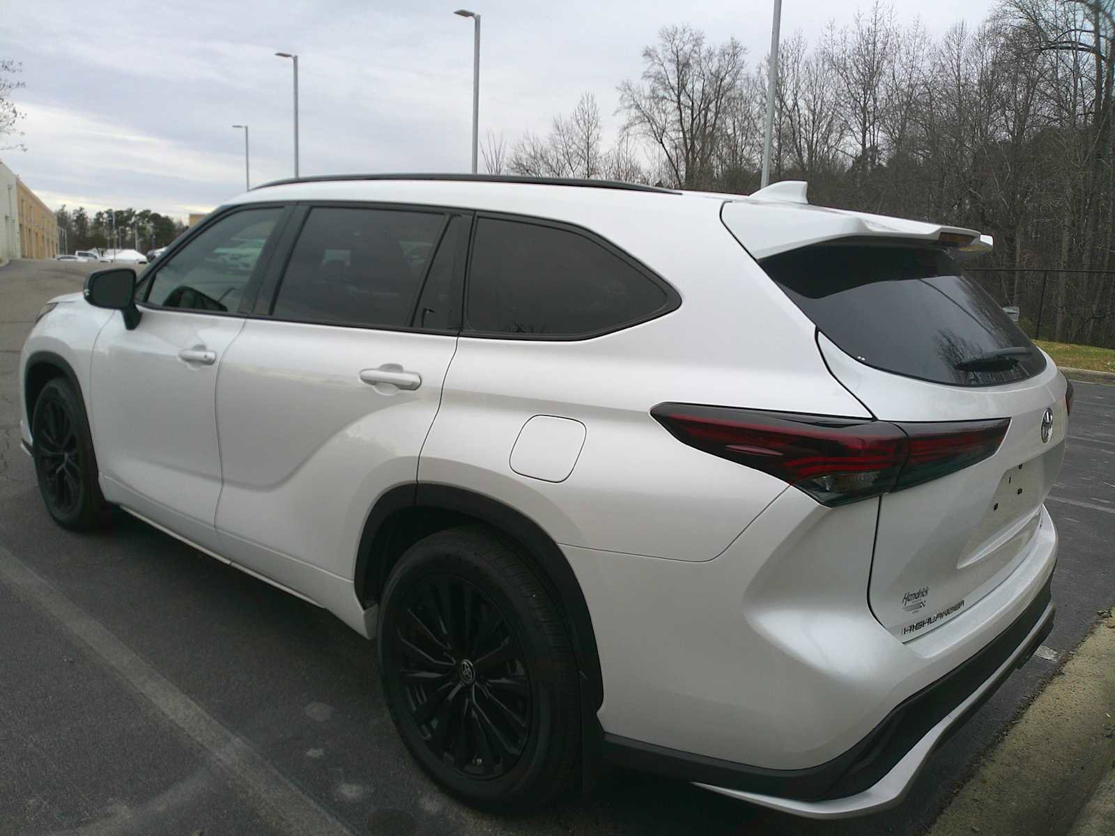 Used 2024 Toyota Highlander XSE image 9