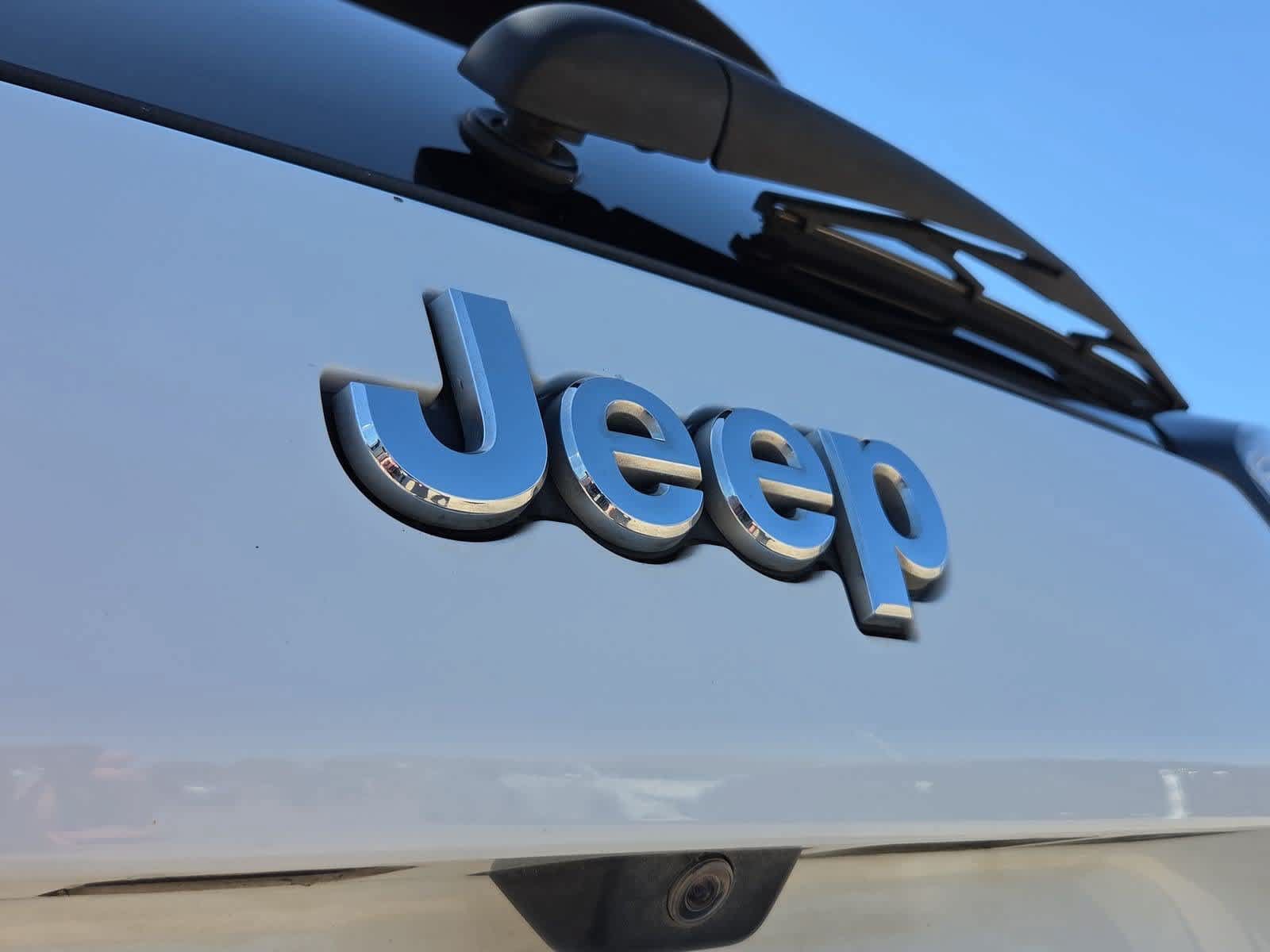 Used 2019 Jeep Cherokee Limited AWD/4WD image 11