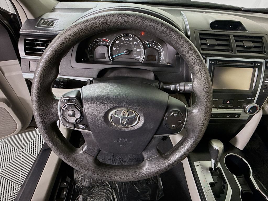 Used 2014 Toyota Camry LE FWD image 18