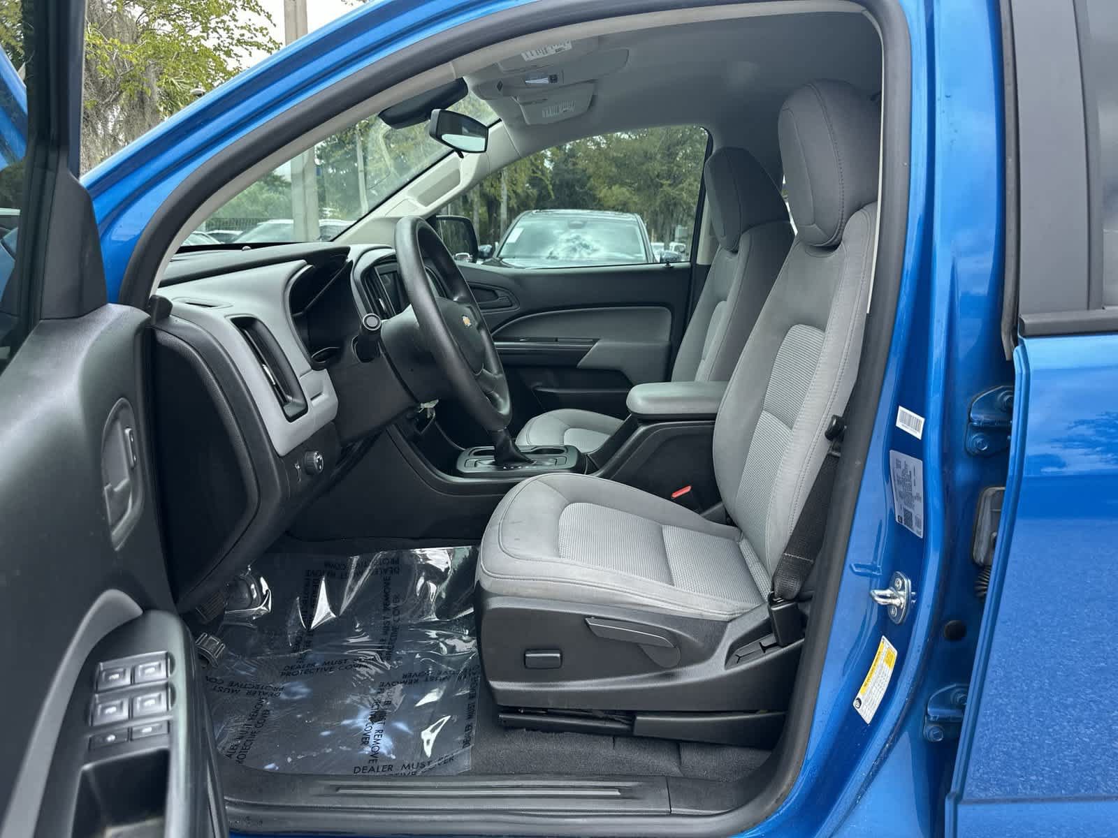 Used 2022 Chevrolet Colorado W/T RWD image 2