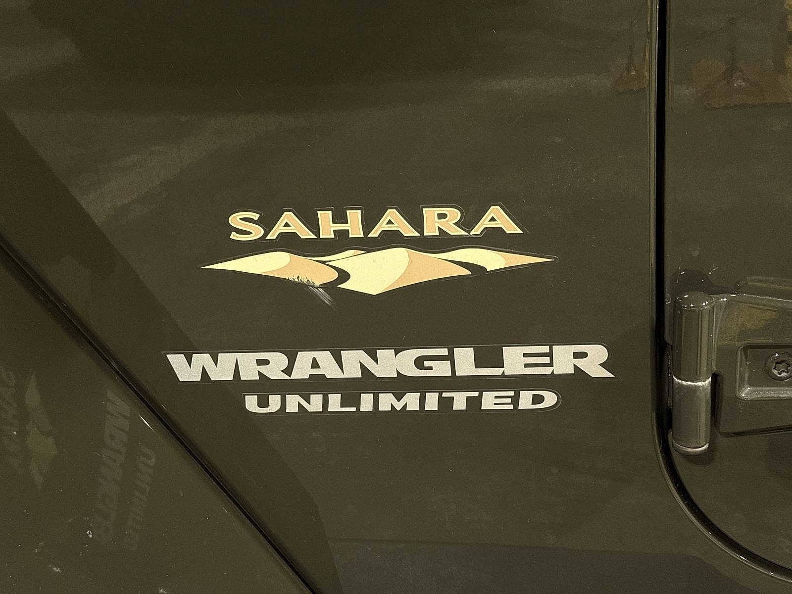 Used 2015 Jeep Wrangler Unlimited Sahara w/ Connectivity Group image 23