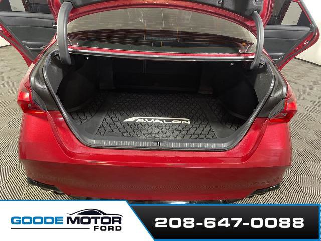 Used 2019 Toyota Avalon XSE image 22