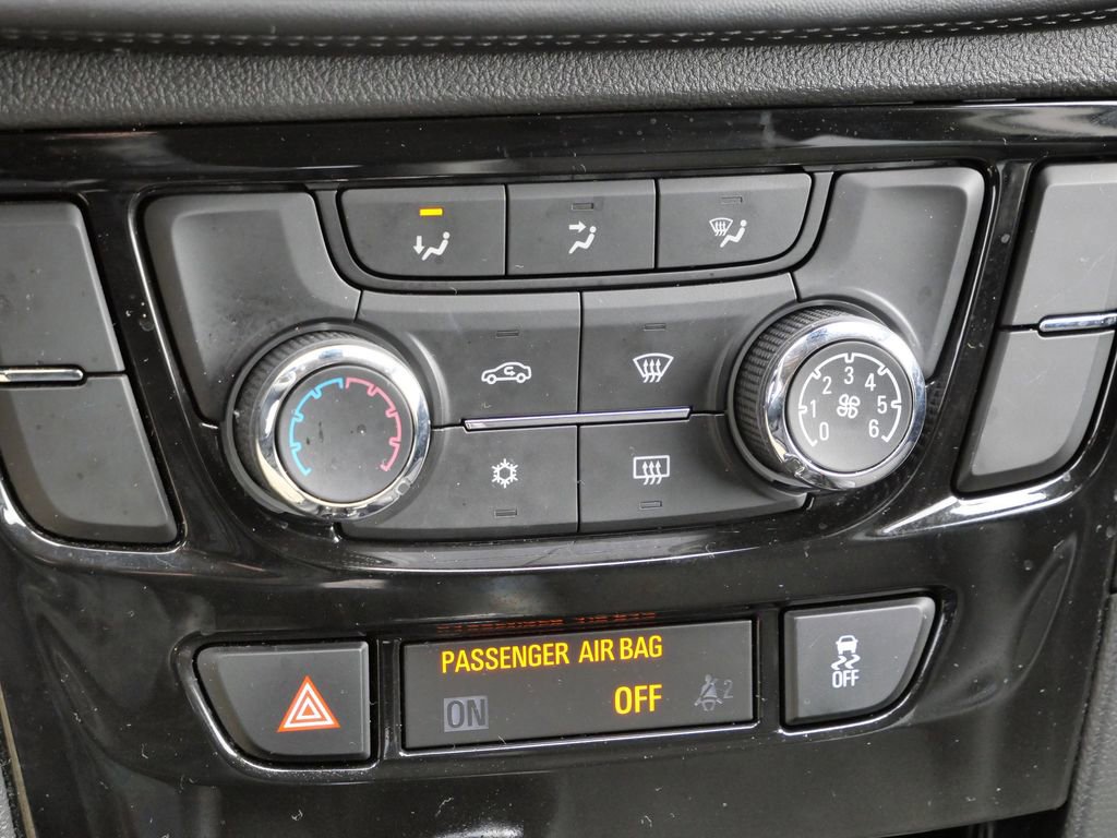 Used 2020 Buick Encore Preferred w/ Safety Package image 38