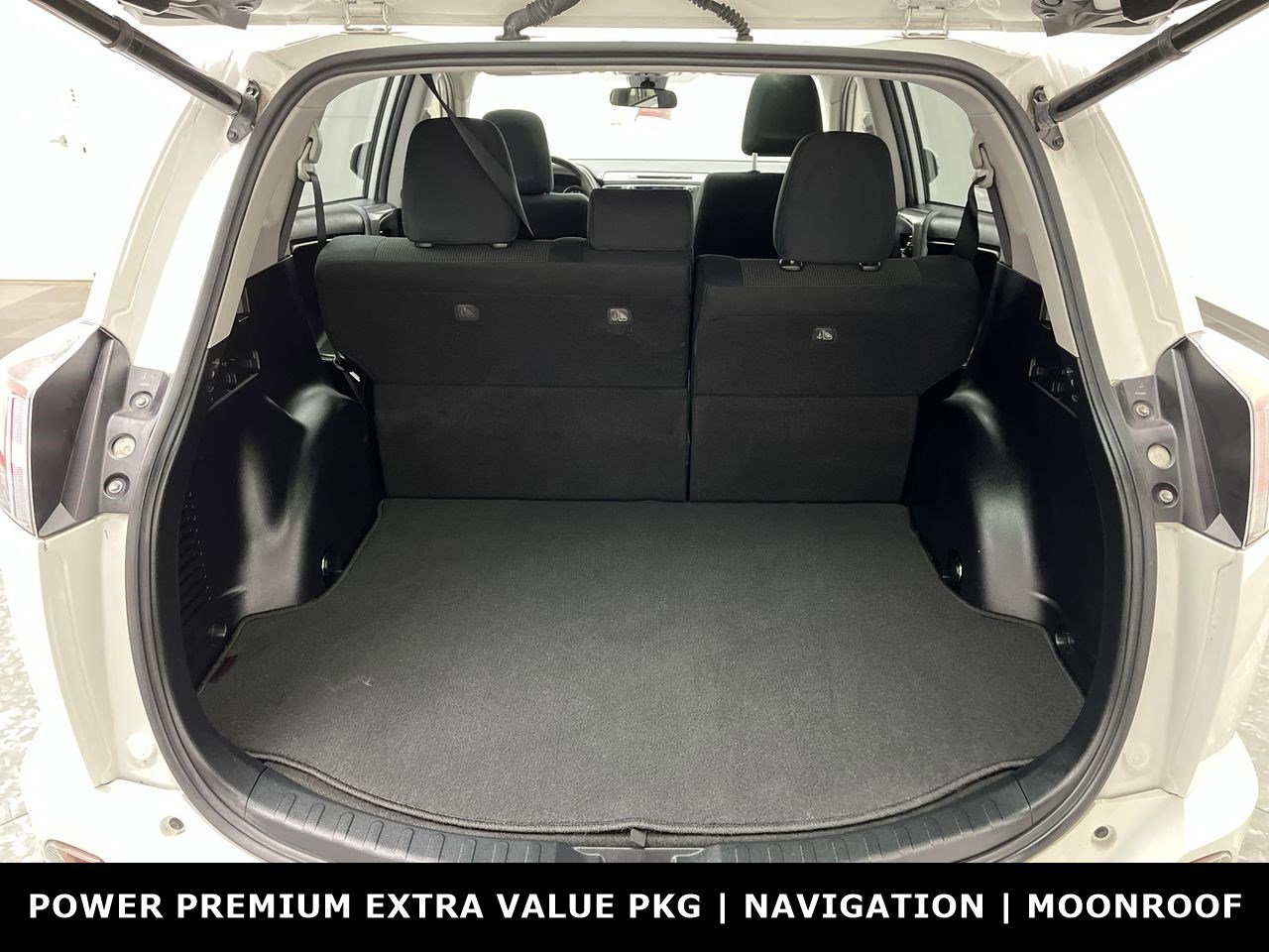 Used 2018 Toyota RAV4 XLE FWD image 25