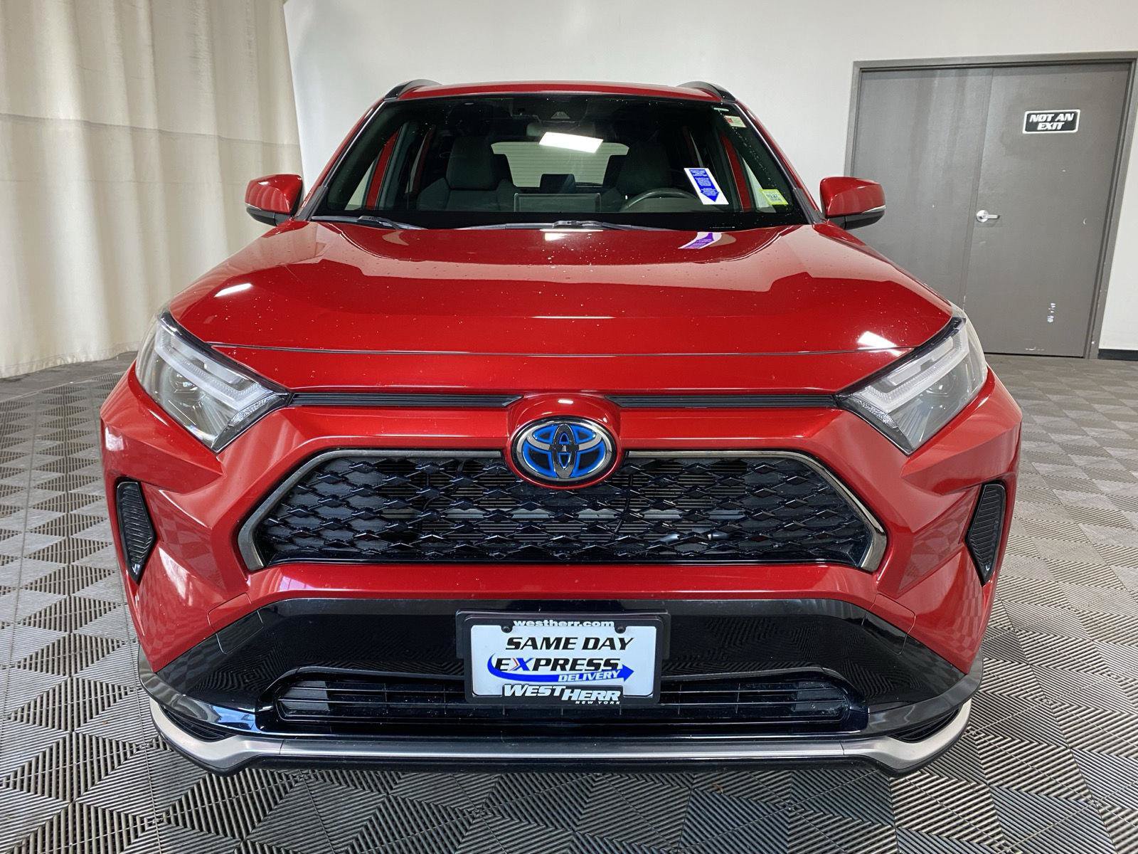 Used 2024 Toyota RAV4 SE w/ Weather & Moonroof Package AWD/4WD image 5