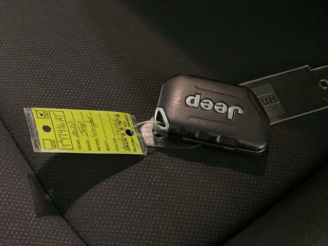 Used 2020 Jeep Wrangler Sport AWD/4WD image 37
