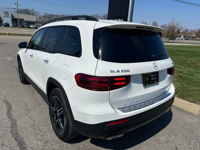 Used 2026 Mercedes-Benz GLB 250 4MATIC image 3
