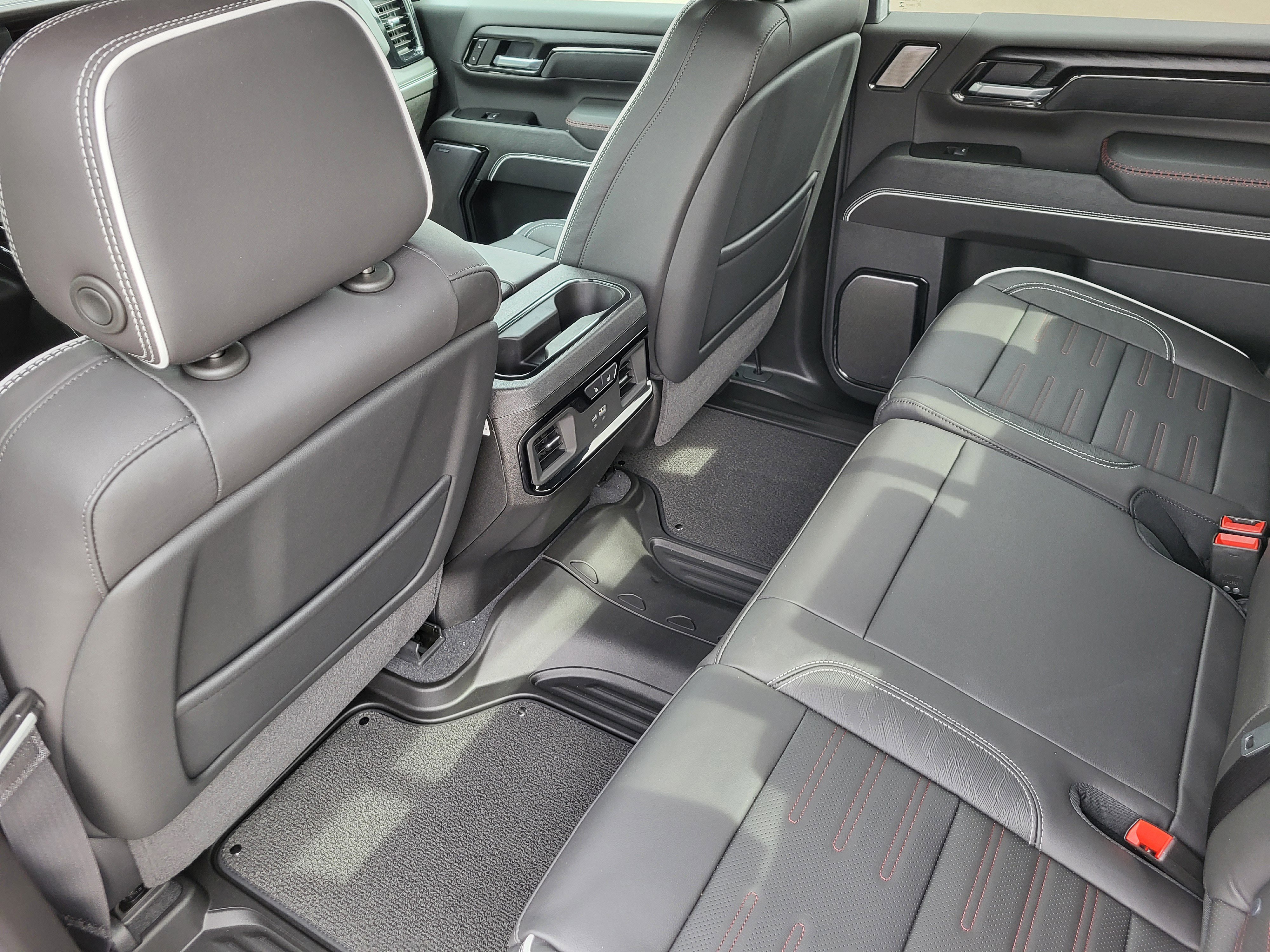 New 2026 GMC Sierra 2500 AT4X w/ LPO, Black Badging Package image 23