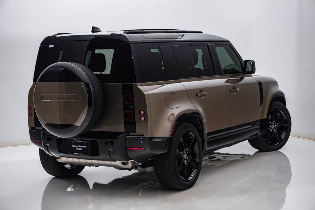 Used 2025 Land Rover Defender 110 X-Dynamic SE AWD/4WD image 11