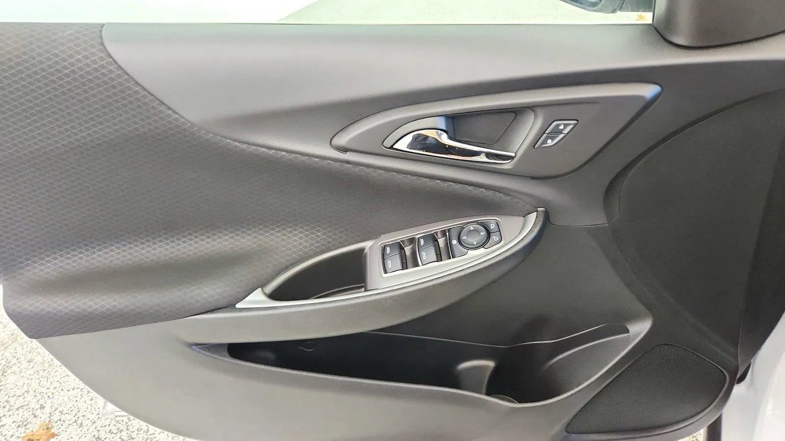 Used 2025 Chevrolet Malibu LT FWD image 24