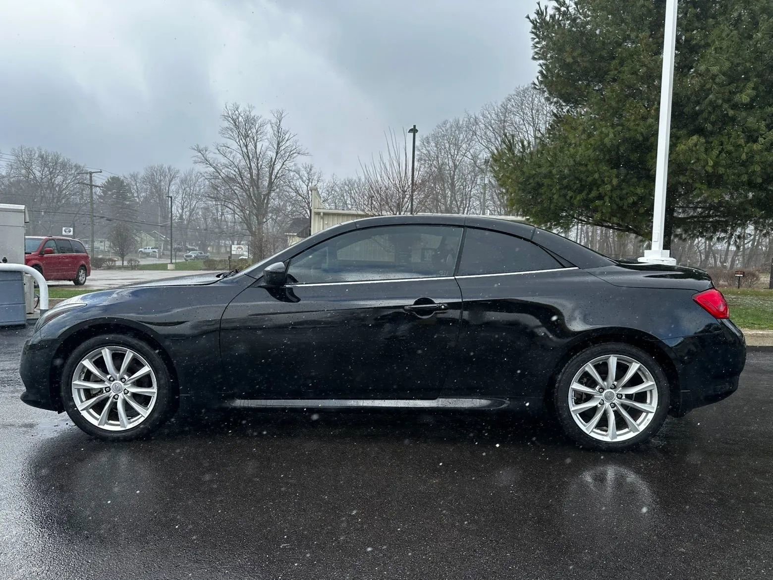 Used 2013 INFINITI G37 Limited Edition w/ Premium Pkg image 2