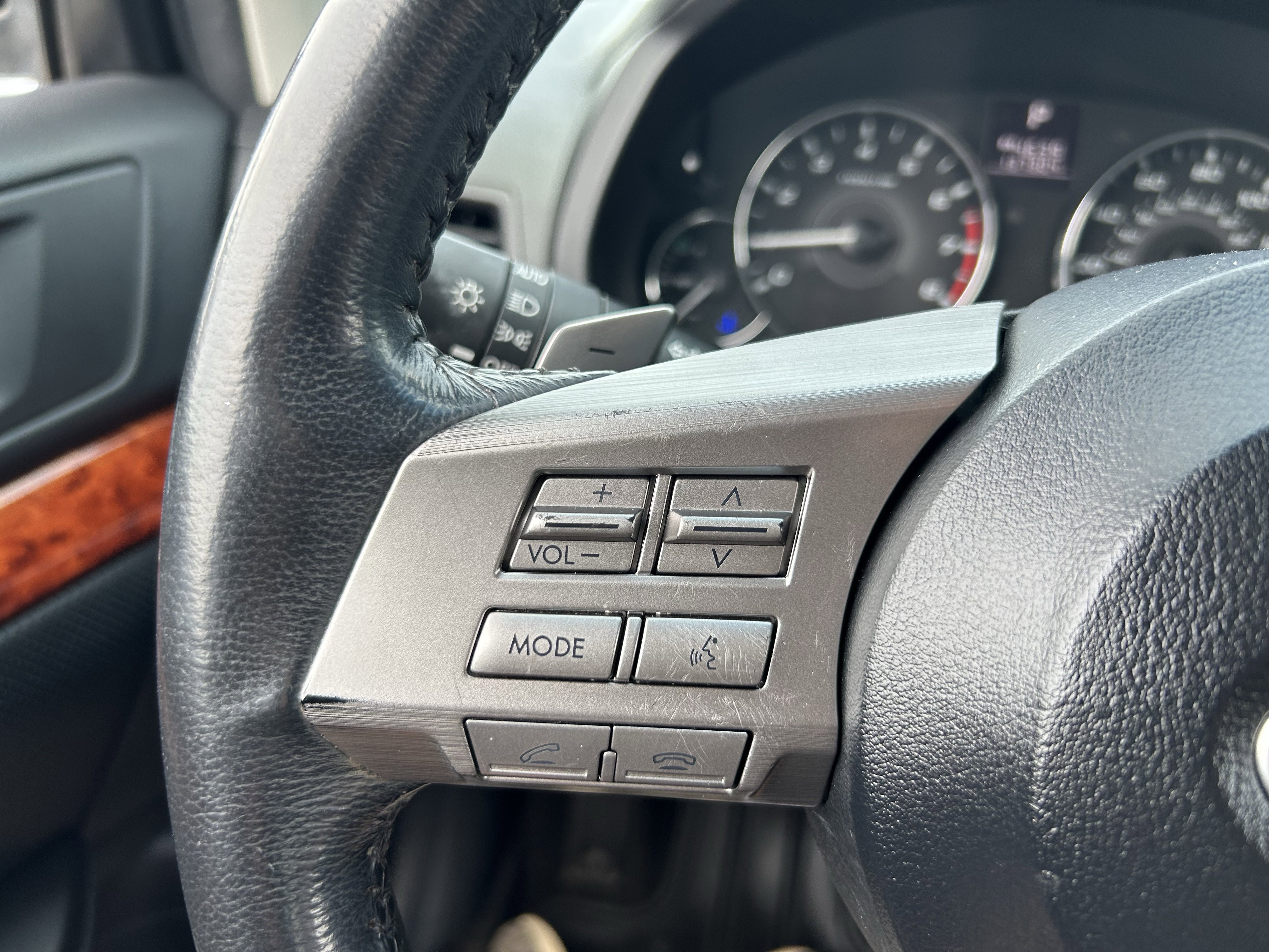 Used 2011 Subaru Outback 2.5i Limited AWD/4WD image 18