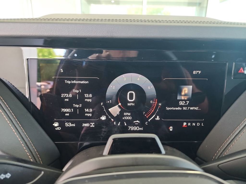 Certified 2025 GMC Yukon XL AT4 w/ AT4 Premium Plus Package image 11